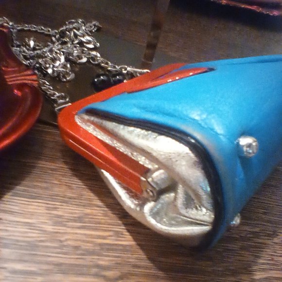 BRIGHTON CROSSBODY KISSLOCK POP HEART LEATHER BAG - Picture 7 of 8